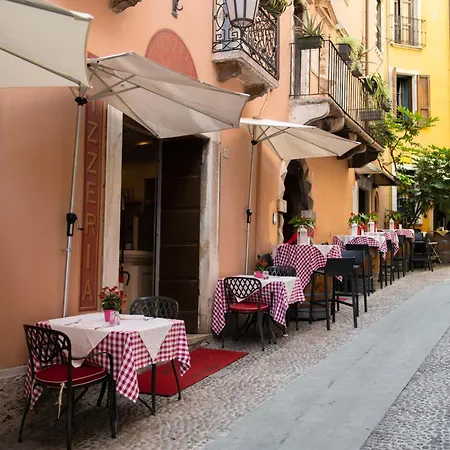 Hotell Alessi Trattoria 3*