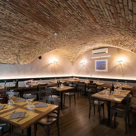 Alessi Trattoria Hotell