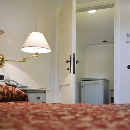 Hotell Alessi Trattoria 3*