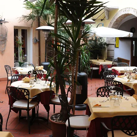 Hotell Alessi Trattoria 3*