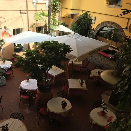 Alessi Trattoria Hotell 3*